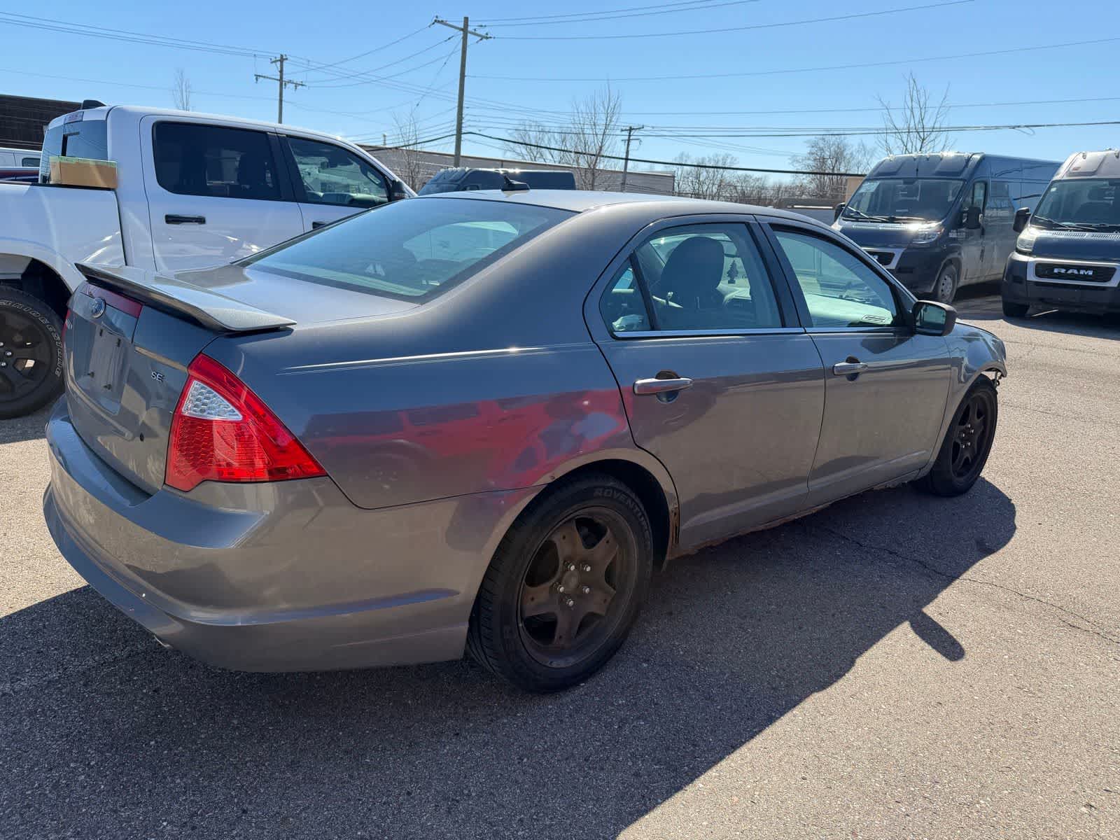 Thumbnail: 2010 Ford Fusion - 16