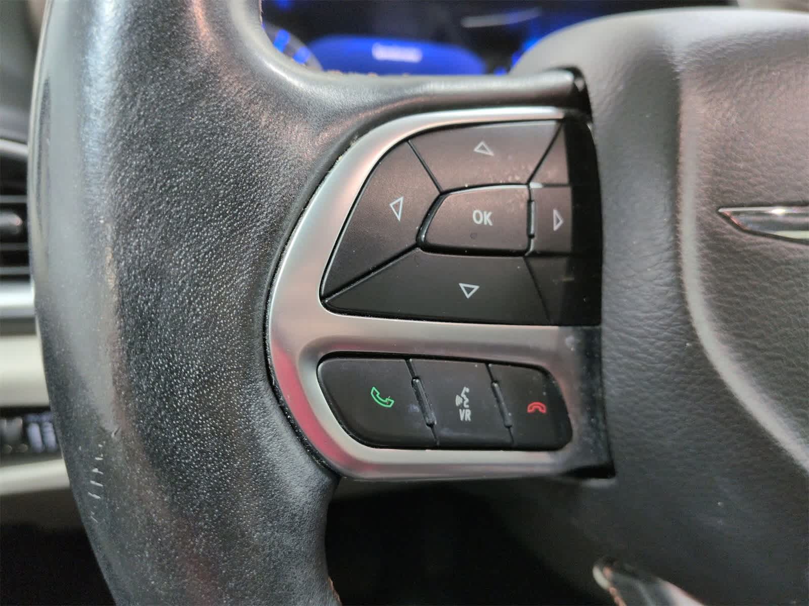 Thumbnail: 2017 Chrysler Pacifica - 25