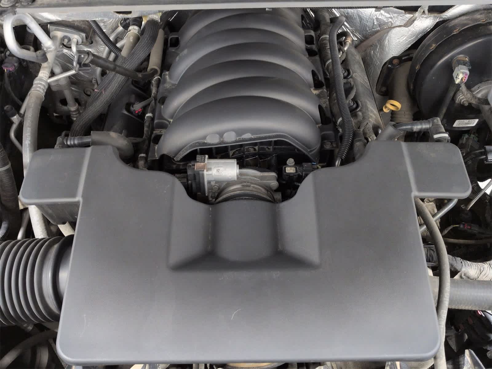 Thumbnail: 2016 Chevrolet Tahoe - 15