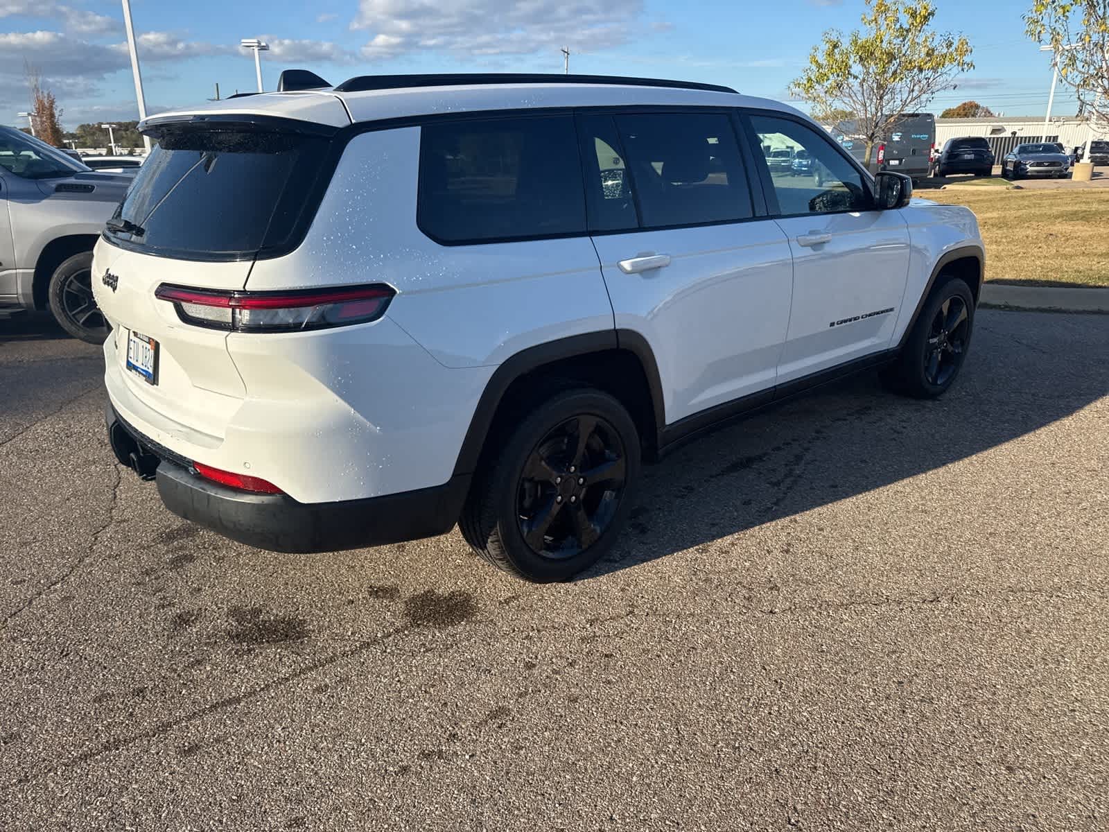 Thumbnail: 2023 Jeep Grand Cherokee L - 16
