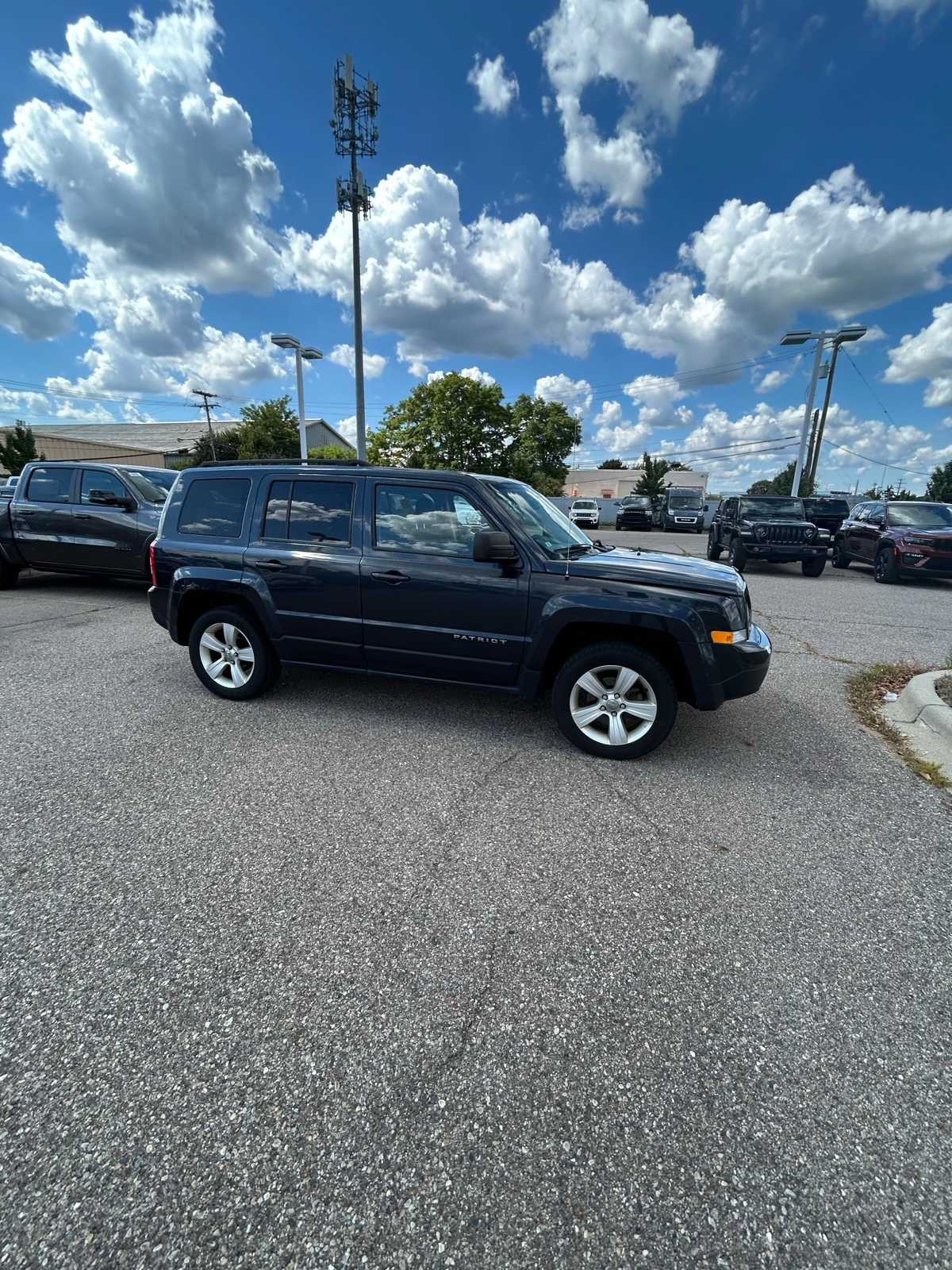 Thumbnail: 2014 Jeep Patriot - 13