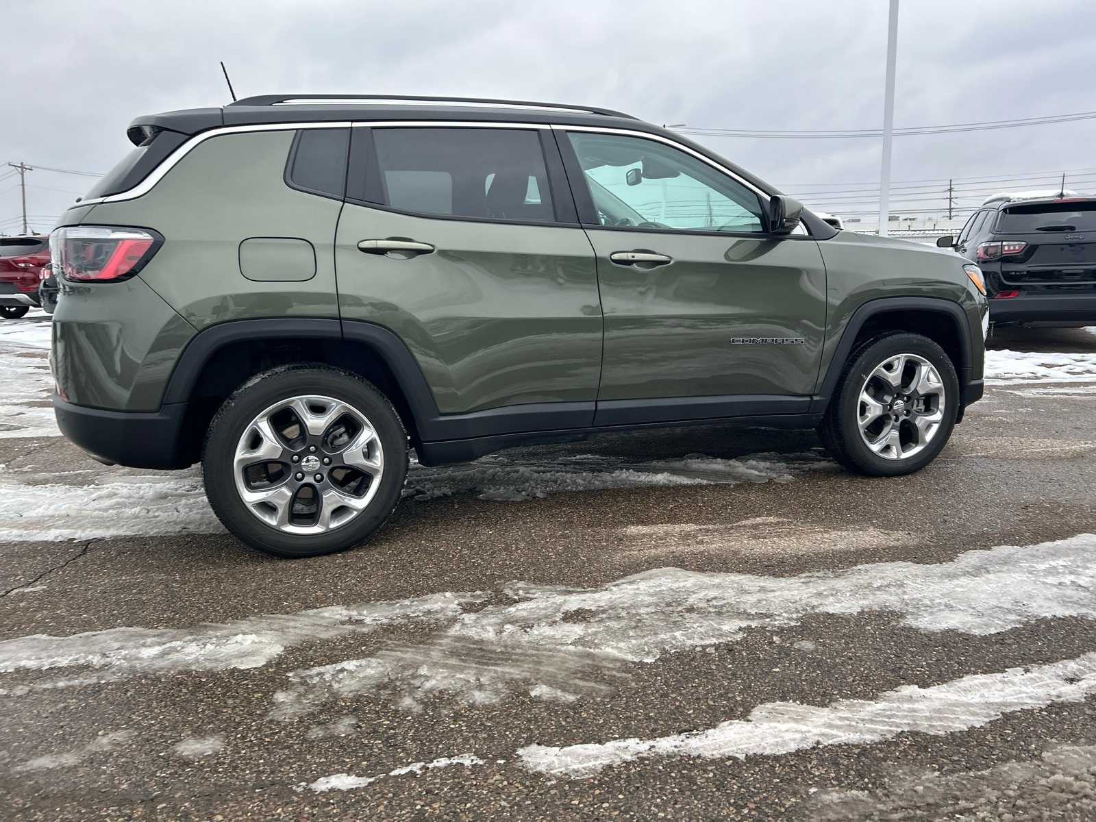 Thumbnail: 2021 Jeep Compass - 14