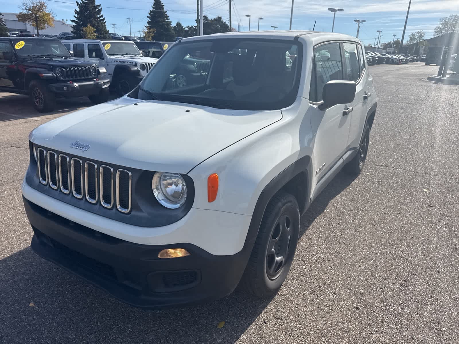 Used 2015 Jeep Renegade Sport with VIN ZACCJBAT0FPB49316 for sale in Farmington Hills, MI
