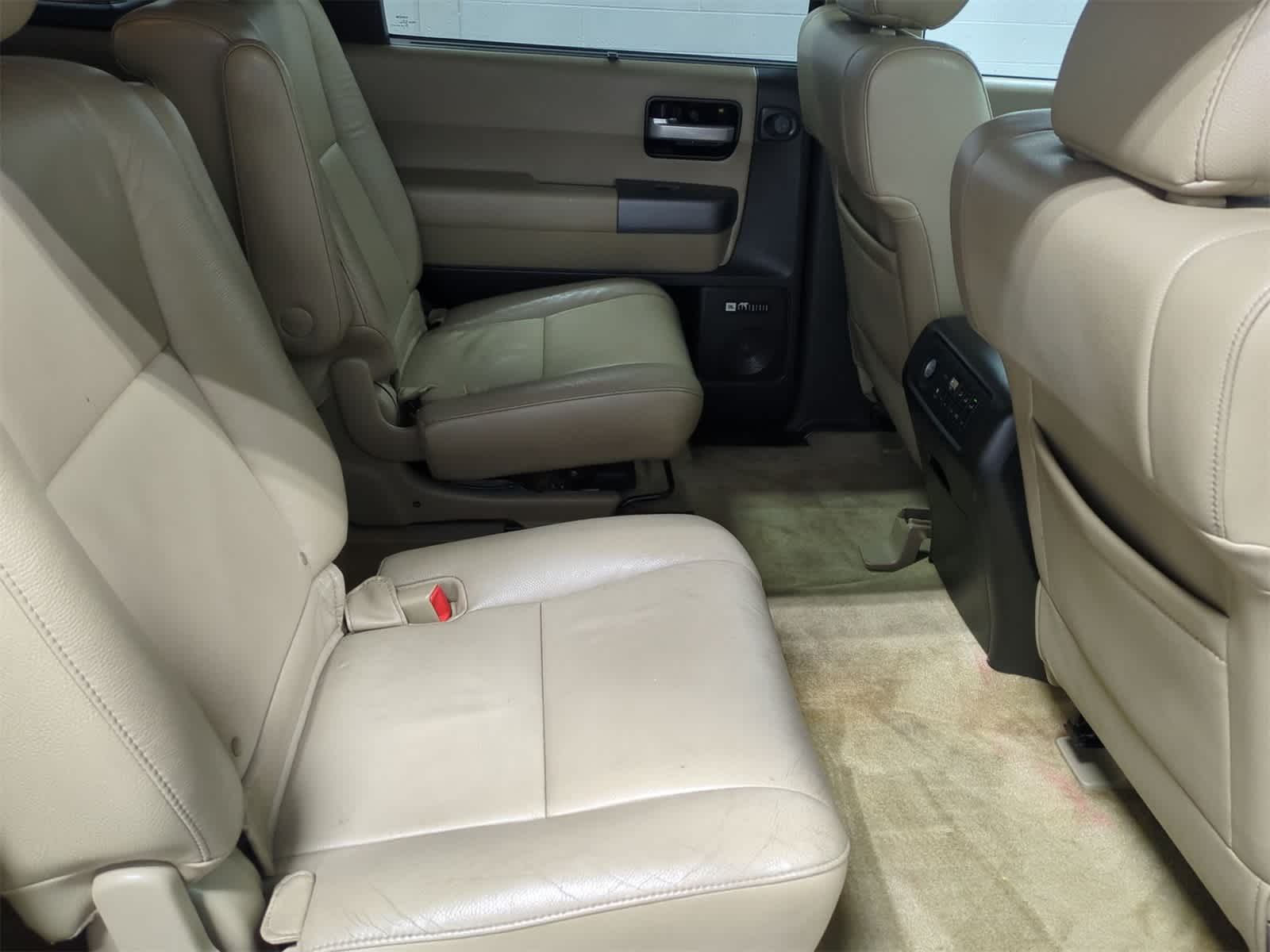 Thumbnail: 2011 Toyota Sequoia - 22