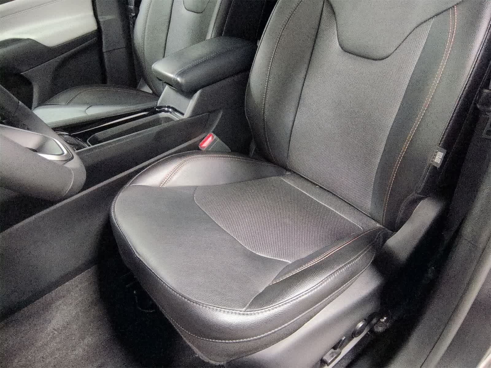 Thumbnail: 2023 Jeep Compass - 17