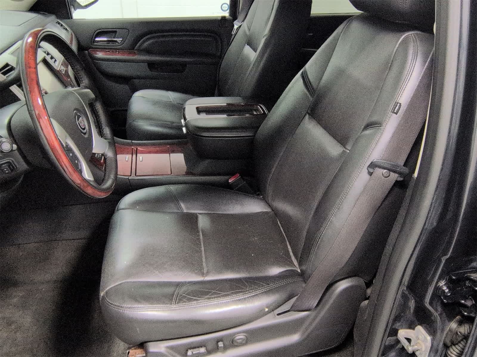 Thumbnail: 2012 Cadillac Escalade - 17