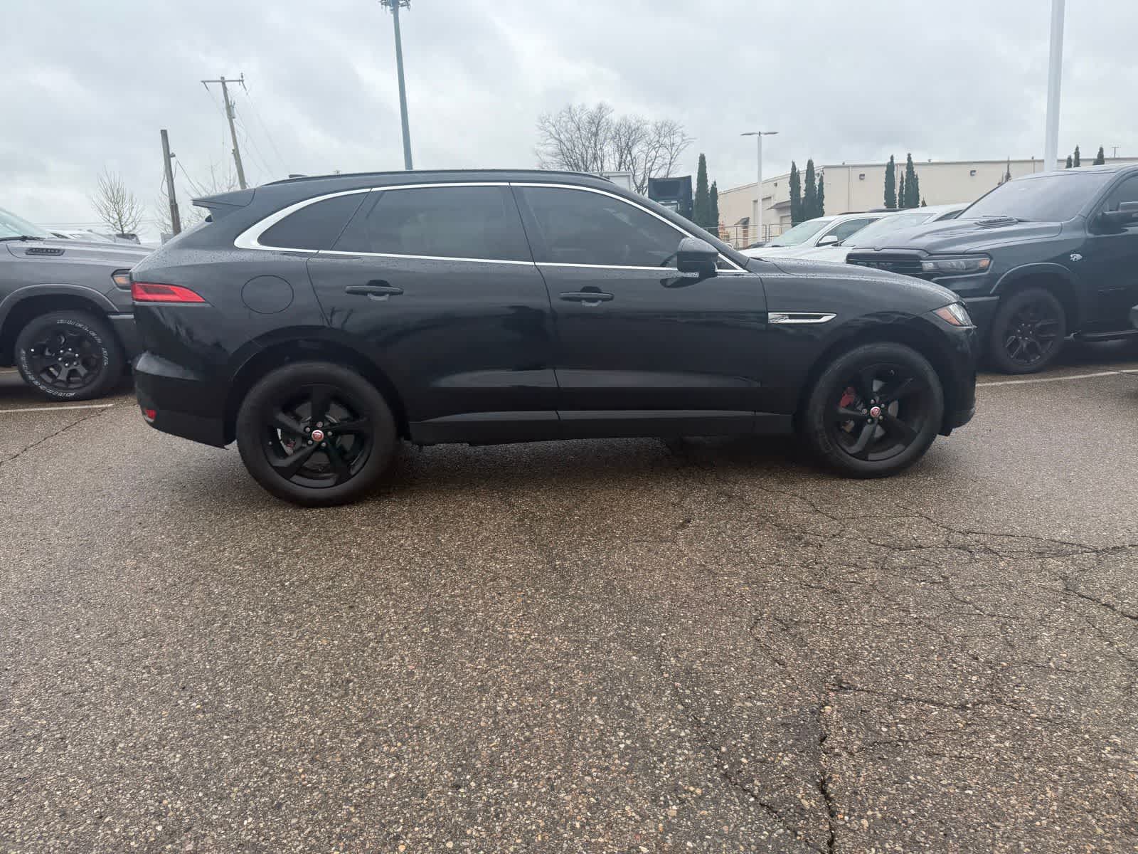 Thumbnail: 2019 Jaguar F-Pace - 15