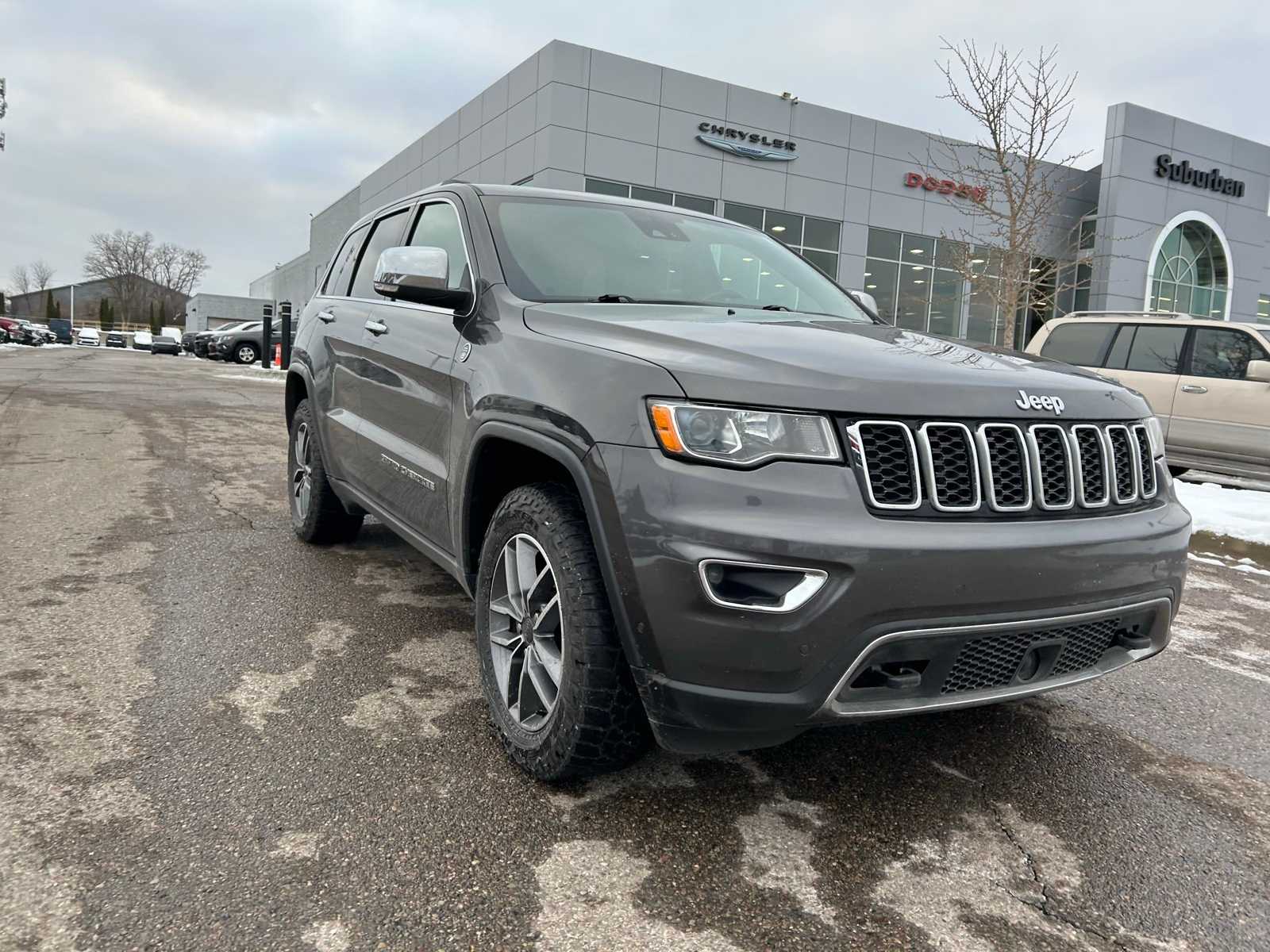 Thumbnail: 2020 Jeep Grand Cherokee - 8