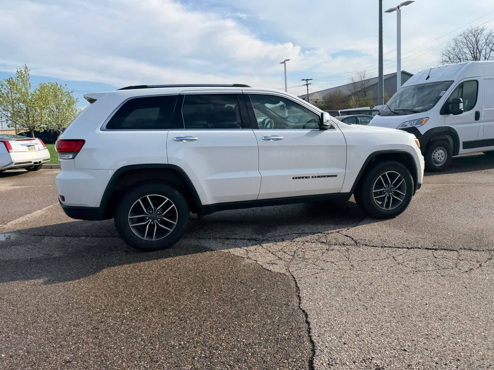 Thumbnail: 2021 Jeep Grand Cherokee - 14