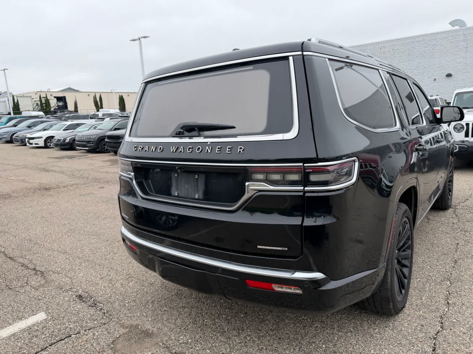 Thumbnail: 2022 Jeep Grand Wagoneer - 12