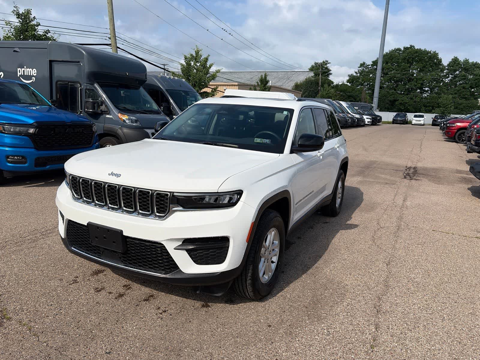 Thumbnail: 2023 Jeep Grand Cherokee - 21