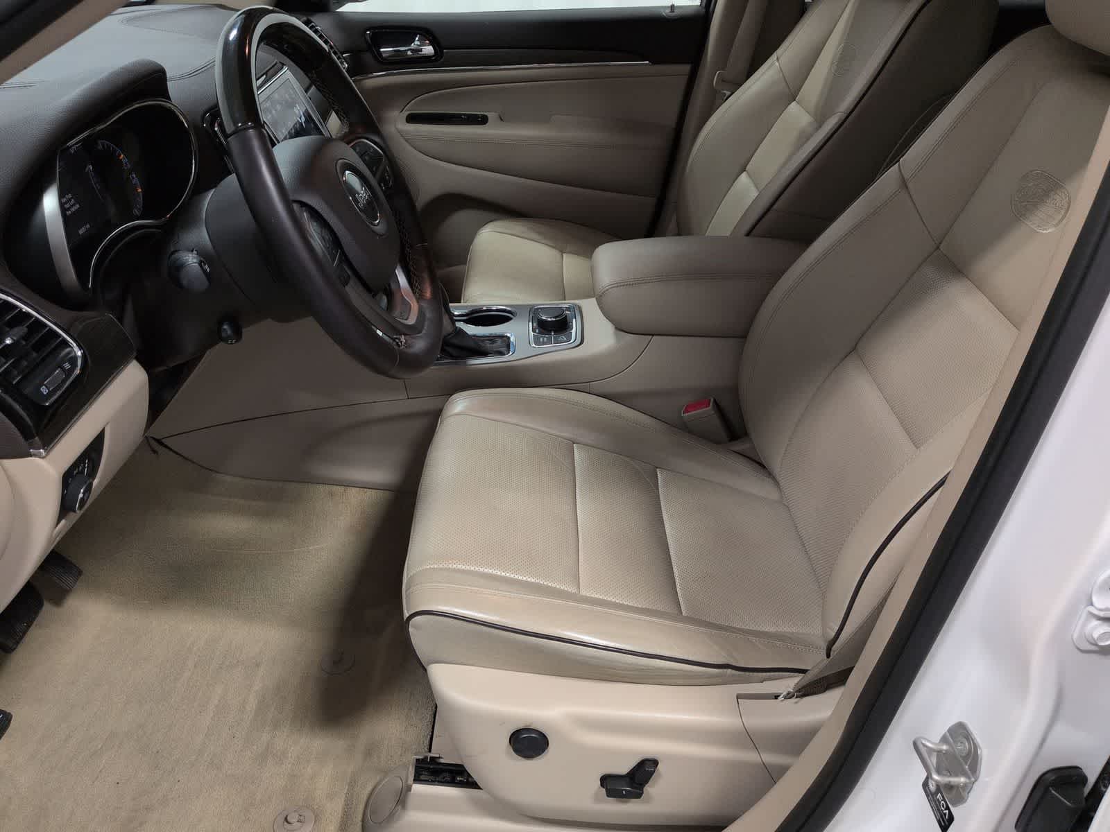 Thumbnail: 2021 Jeep Grand Cherokee - 17