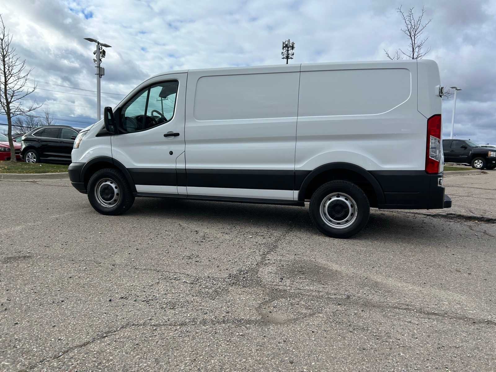 Thumbnail: 2019 Ford Transit Series - 21