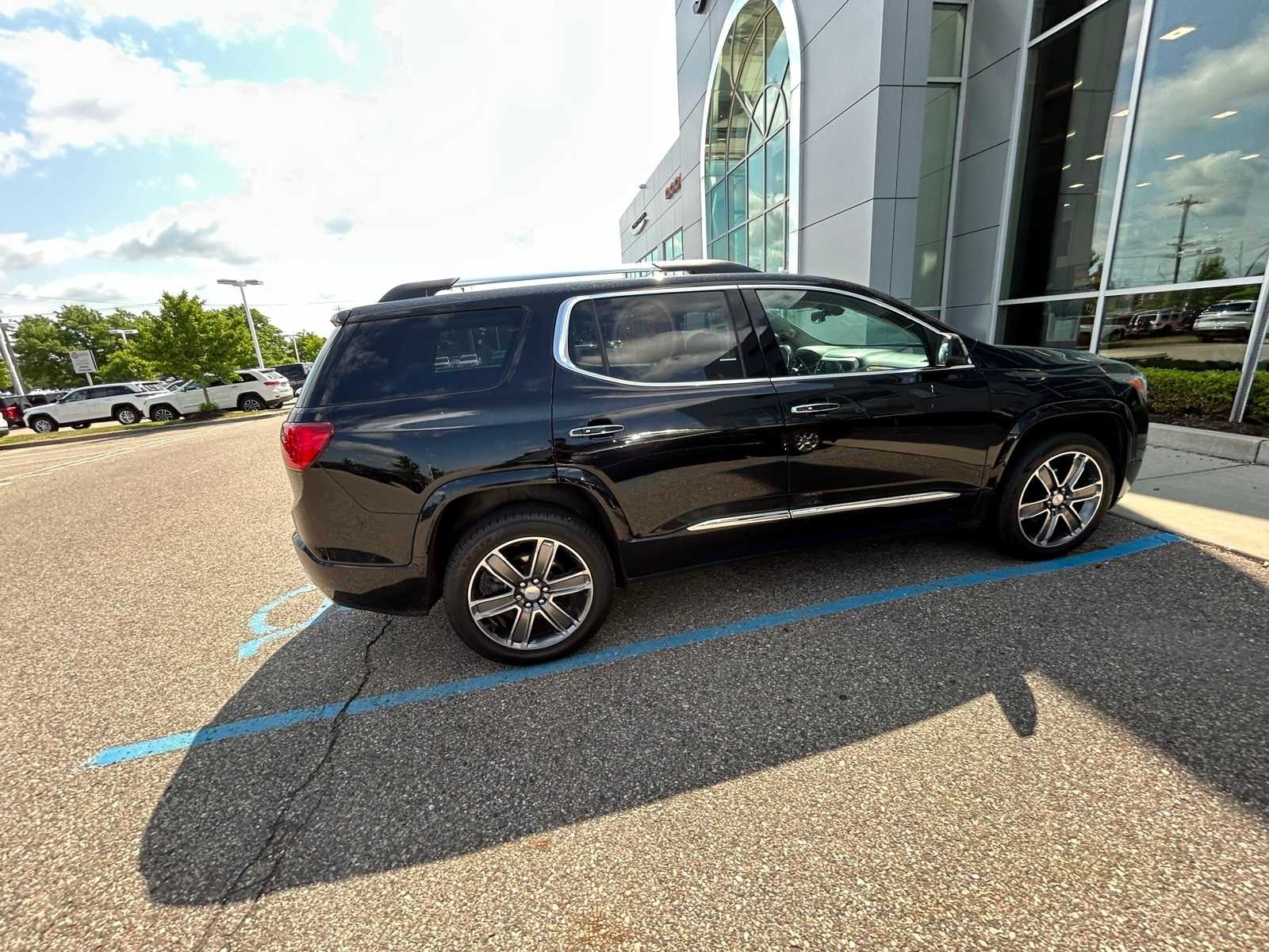 Thumbnail: 2019 GMC Acadia - 12
