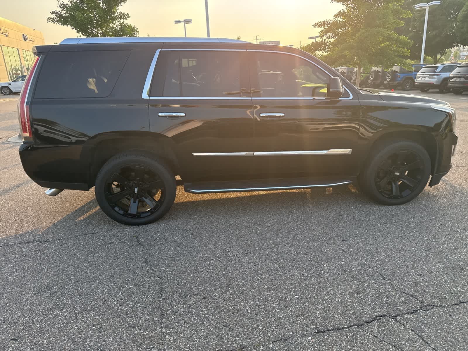 Thumbnail: 2018 Cadillac Escalade - 13
