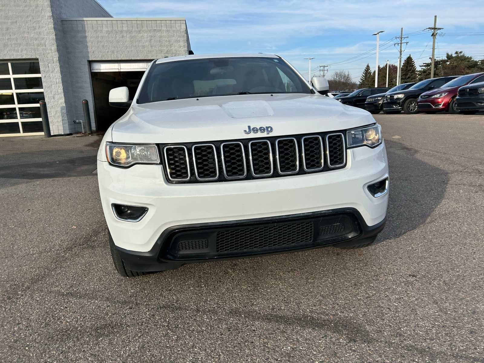2020 Jeep Grand Cherokee Laredo E photo 3
