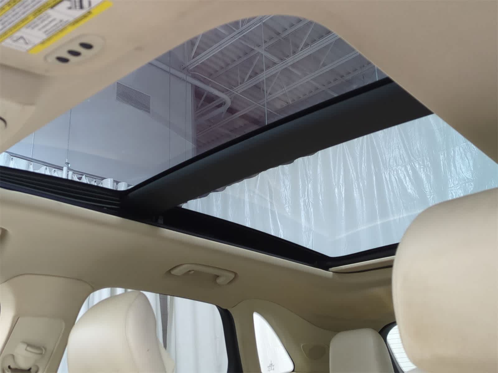 Thumbnail: 2015 Lincoln MKC - 20