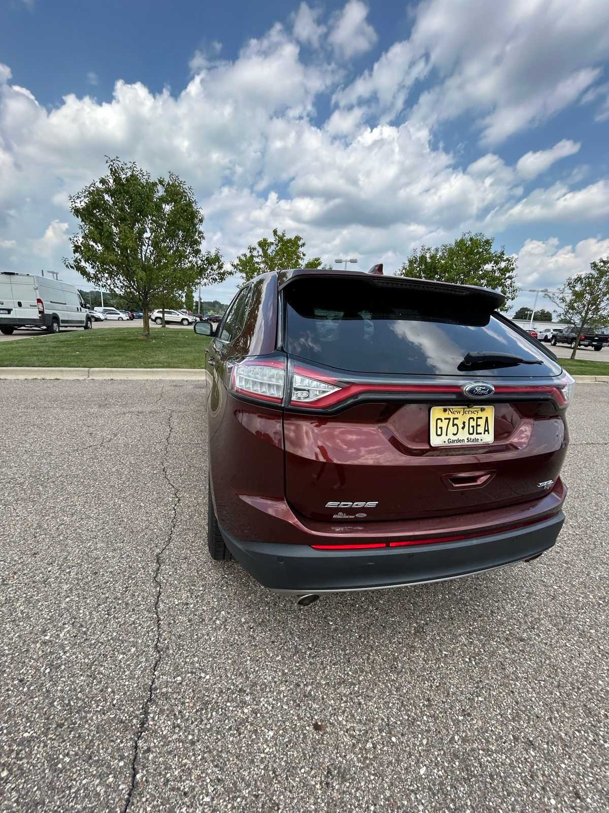 Thumbnail: 2015 Ford Edge - 21