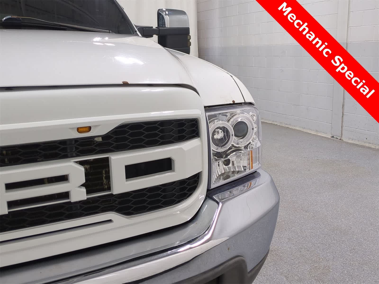 Thumbnail: 2002 Ford Excursion - 11