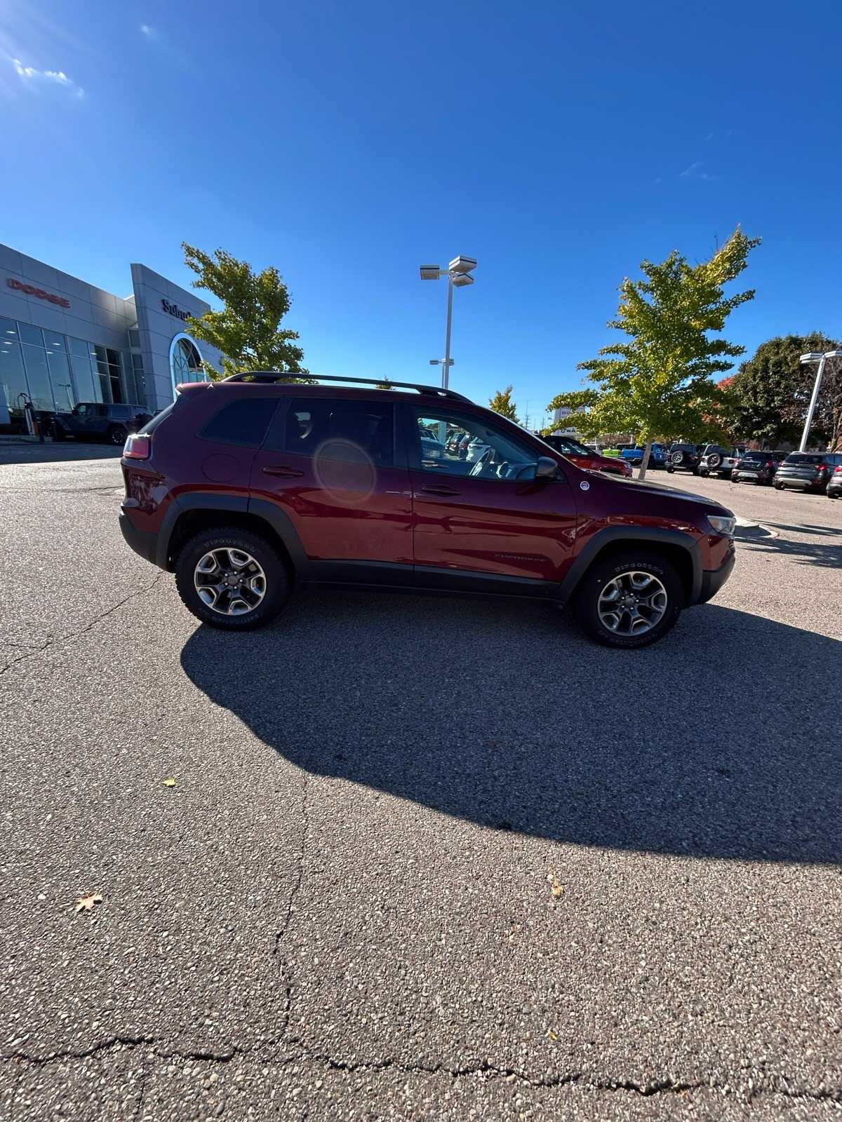 Thumbnail: 2019 Jeep Cherokee - 10