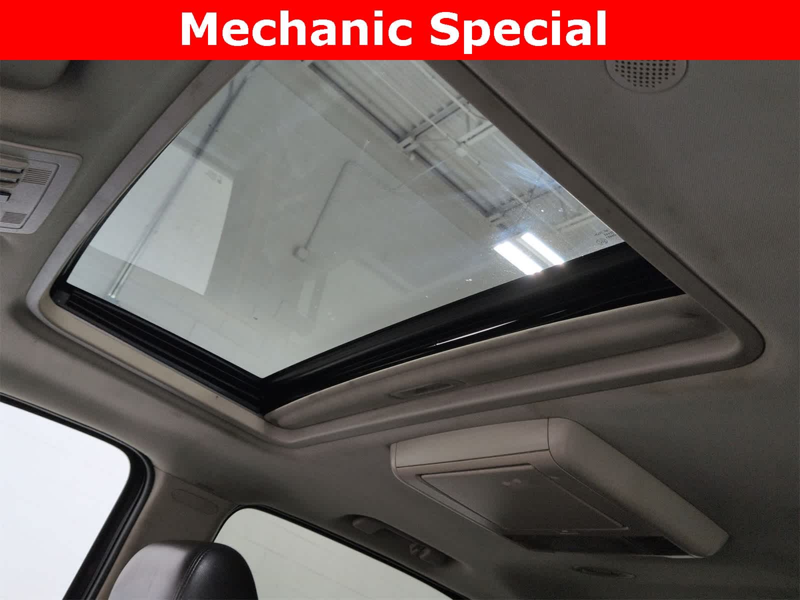 Thumbnail: 2011 Chevrolet Suburban - 19