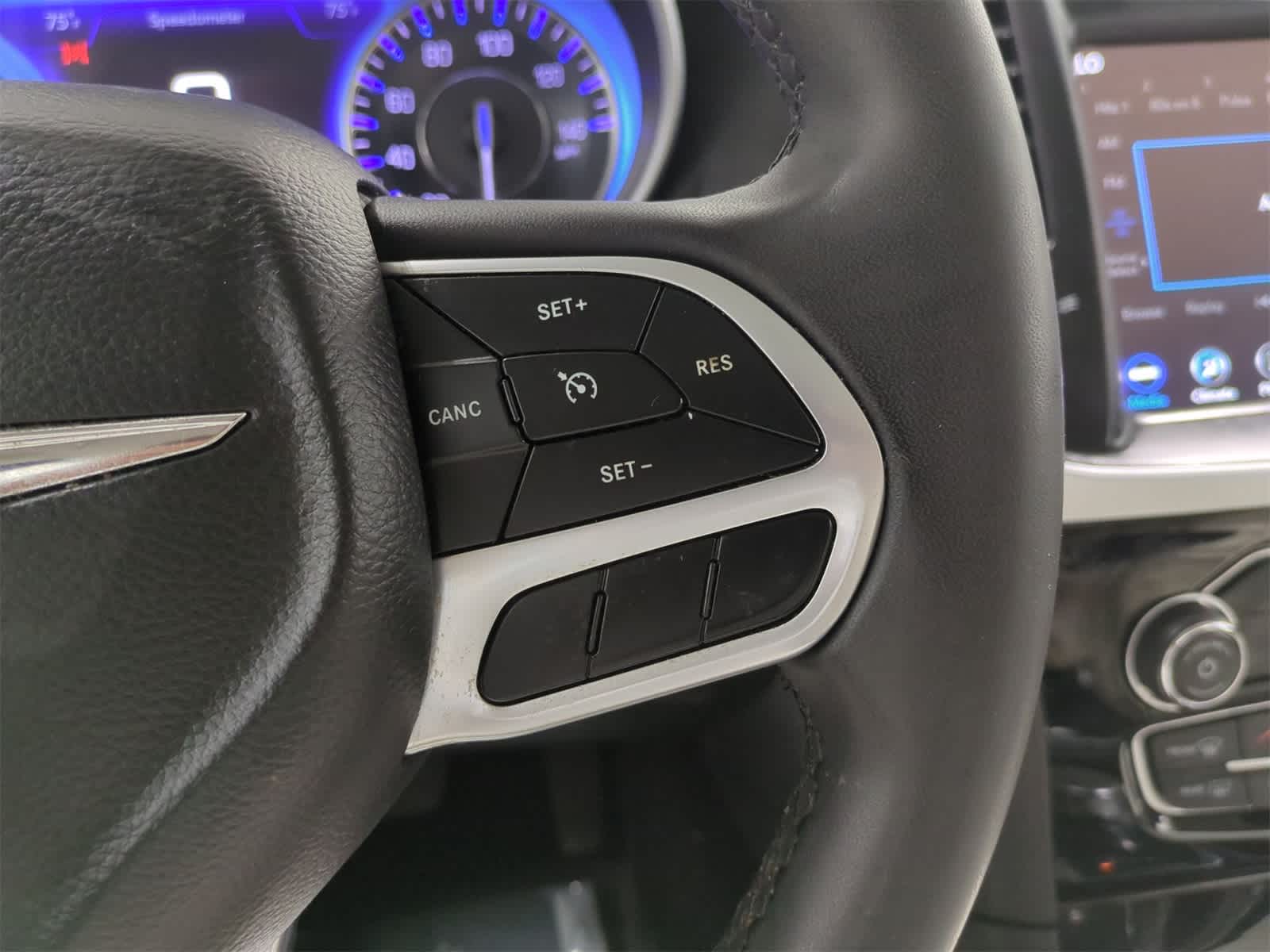 Thumbnail: 2023 Chrysler 300 - 25