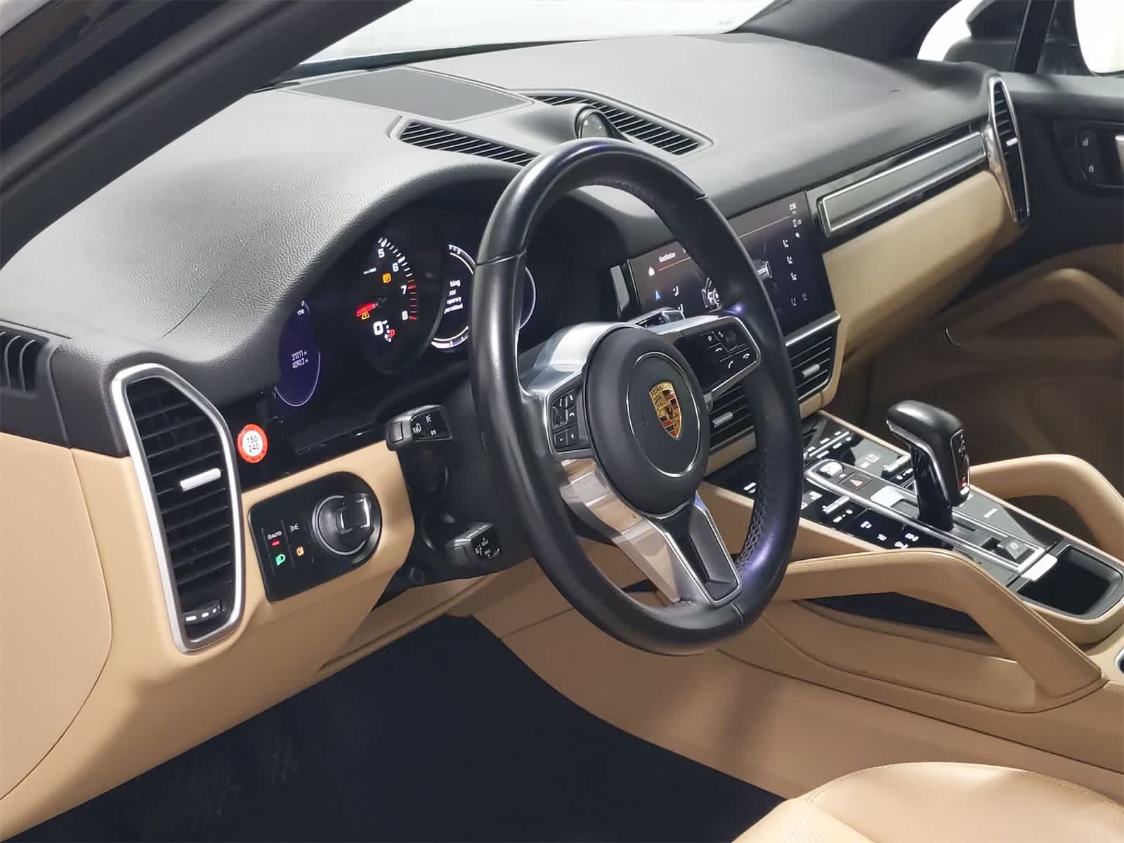 Thumbnail: 2023 Porsche Cayenne - 10