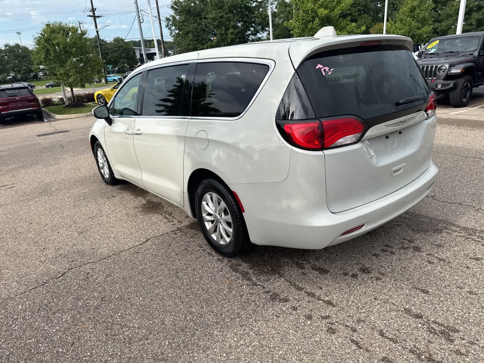 Thumbnail: 2017 Chrysler Pacifica - 24