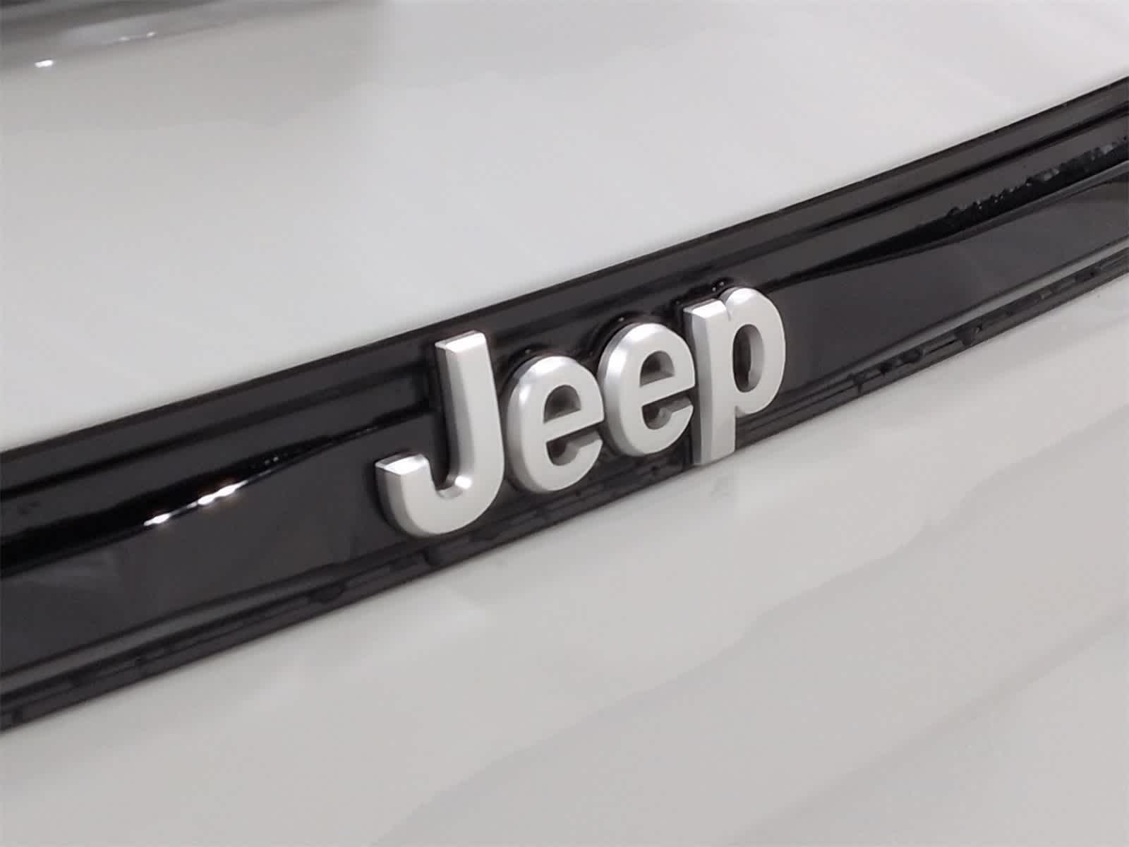 Thumbnail: 2025 Jeep Grand Cherokee - 12