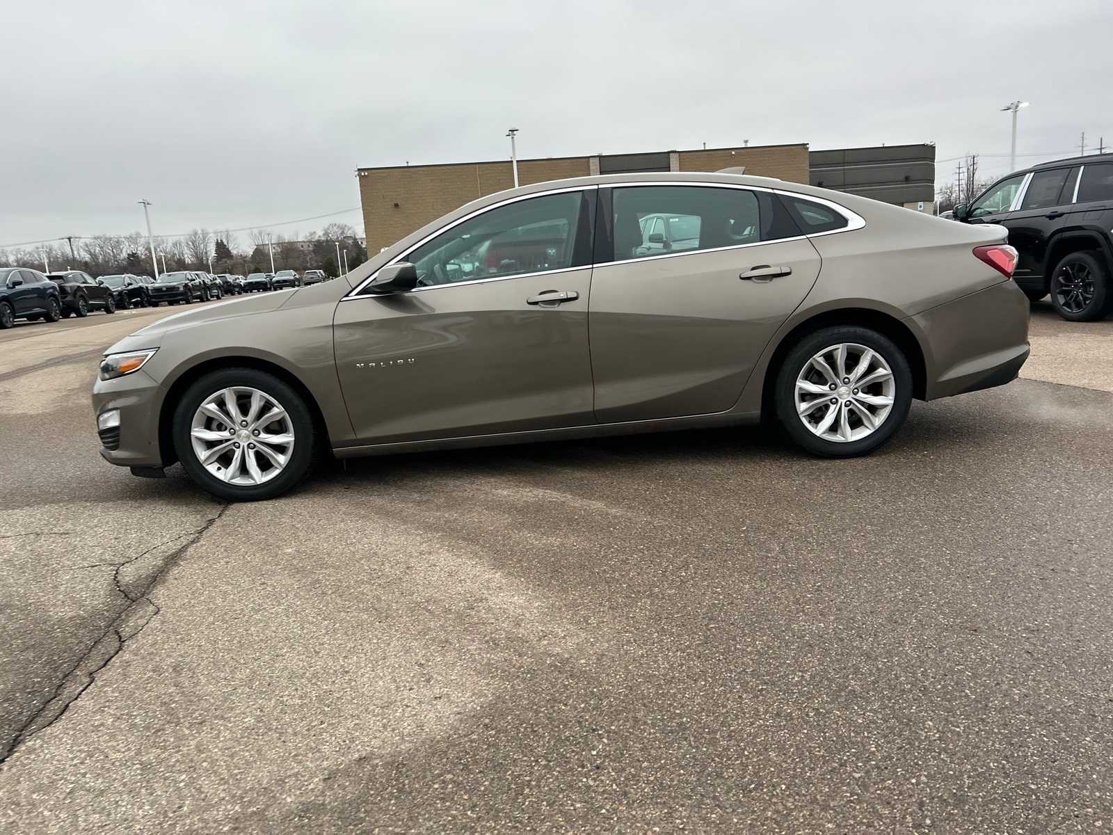 Thumbnail: 2020 Chevrolet Malibu - 29