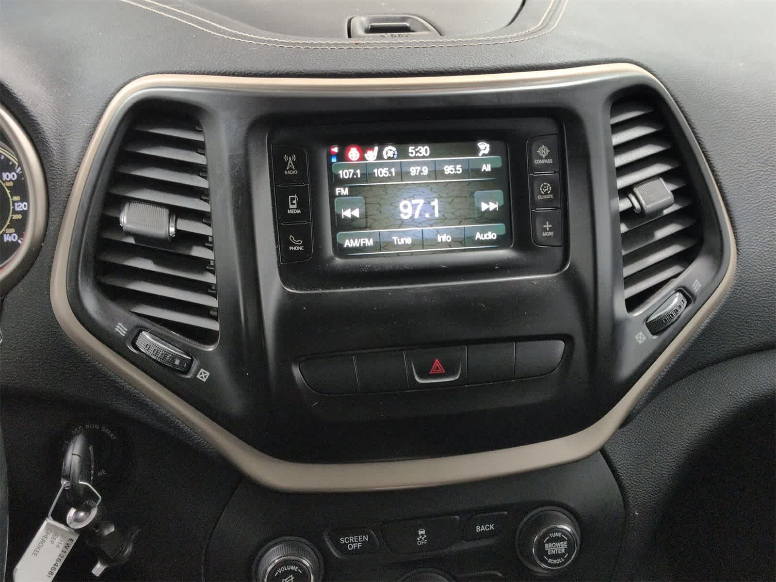 Thumbnail: 2014 Jeep Cherokee - 28