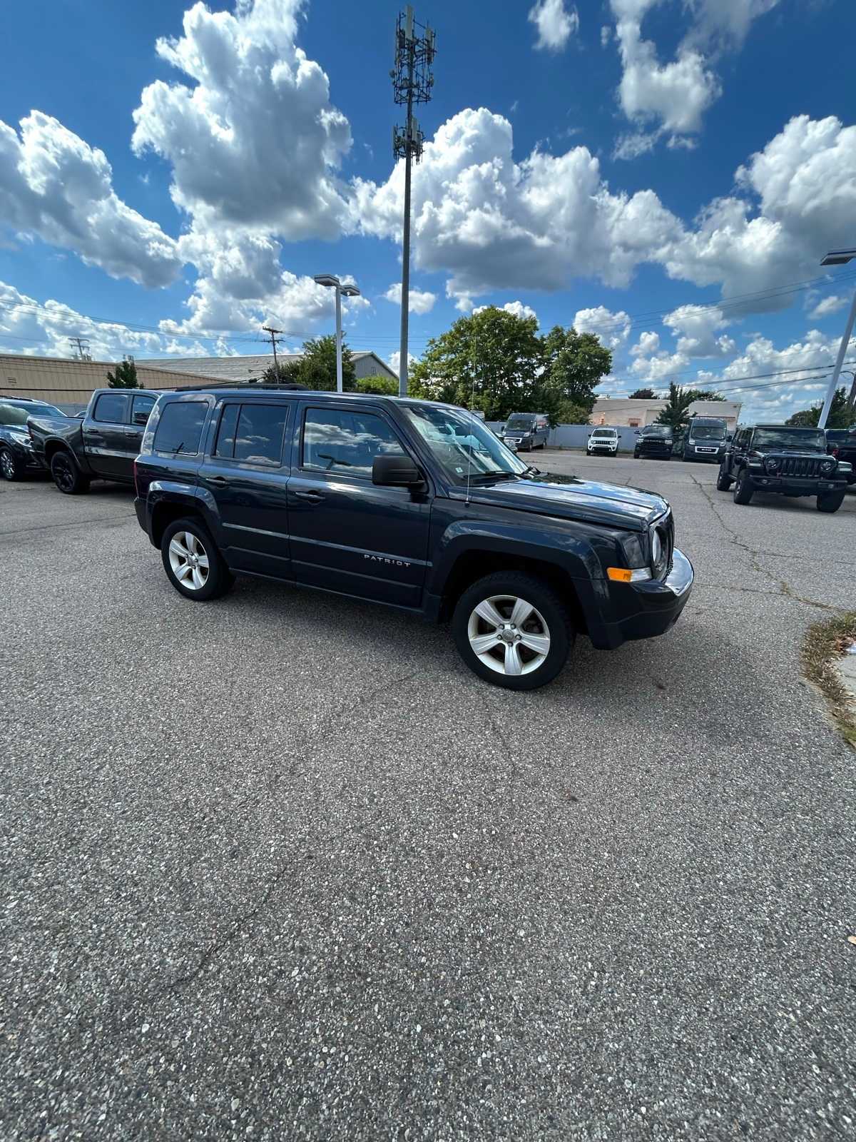 Thumbnail: 2014 Jeep Patriot - 8