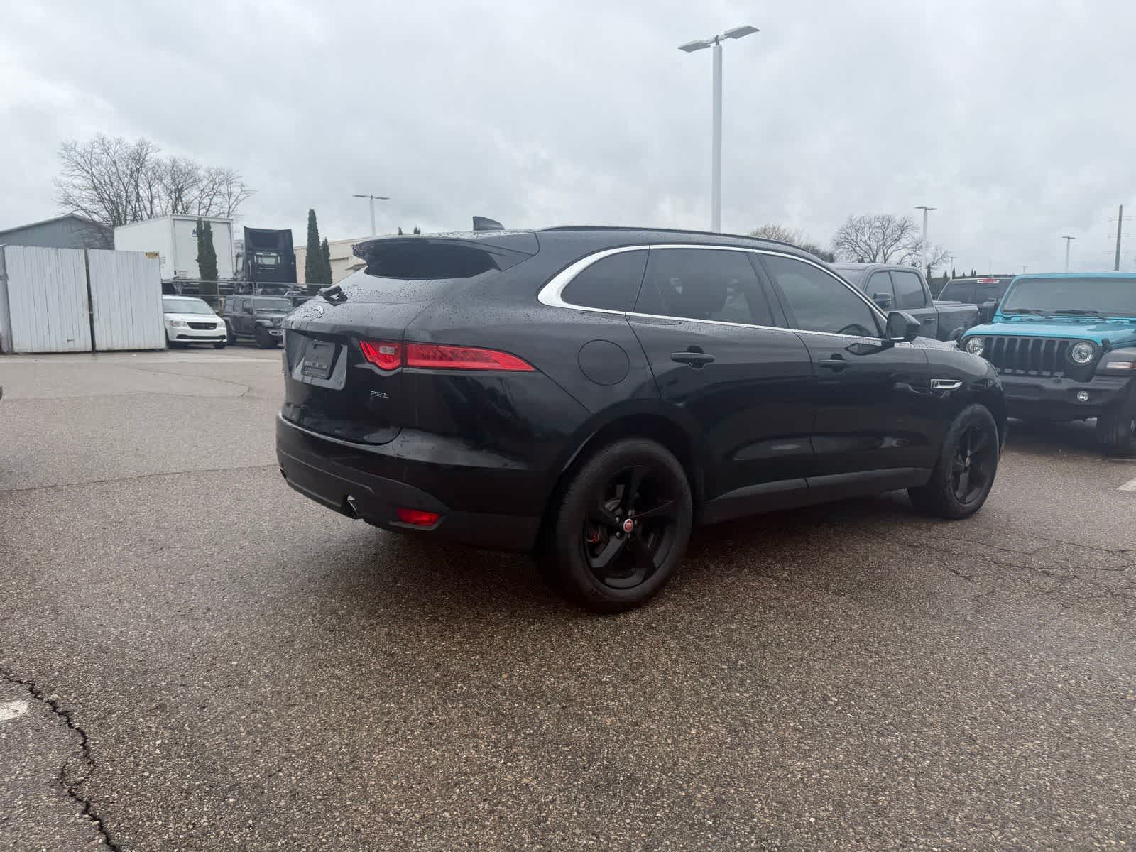 Thumbnail: 2019 Jaguar F-Pace - 17