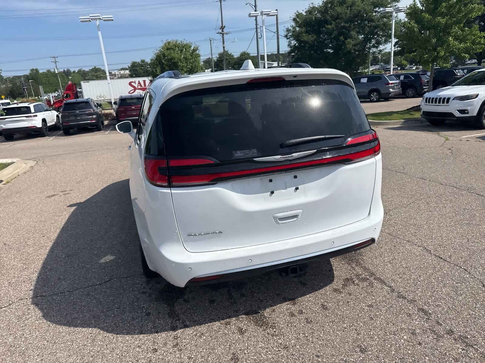 Thumbnail: 2022 Chrysler Pacifica - 18