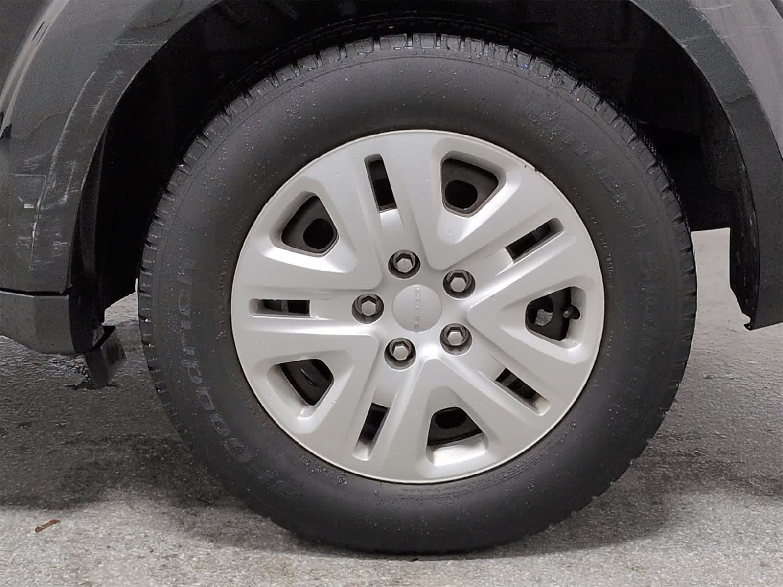 Thumbnail: 2018 Dodge Journey - 14