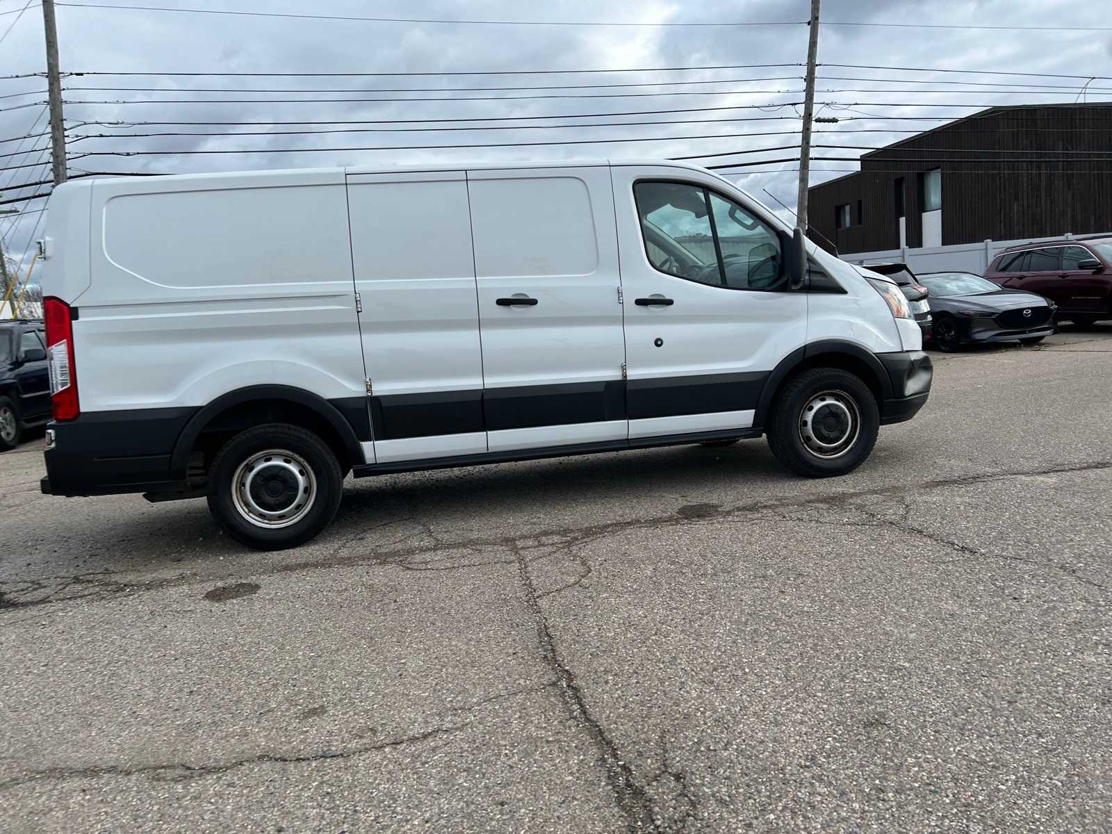 Thumbnail: 2019 Ford Transit Series - 14