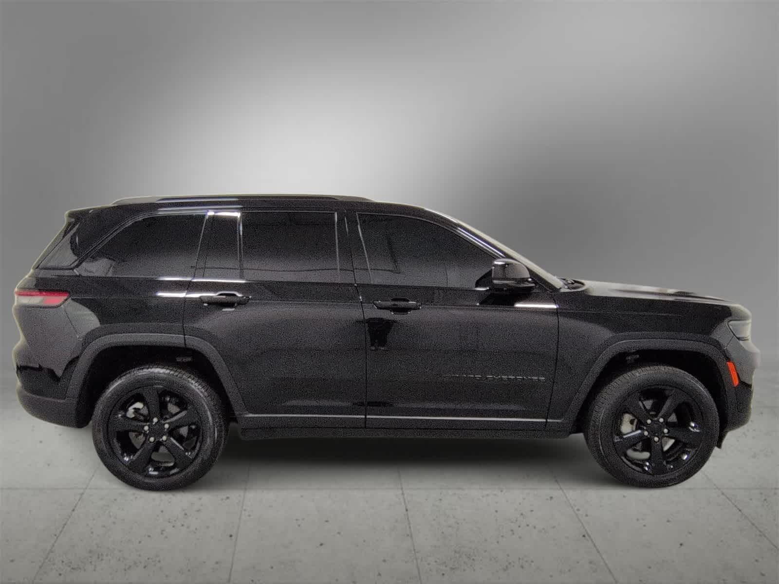 Thumbnail: 2023 Jeep Grand Cherokee - 9