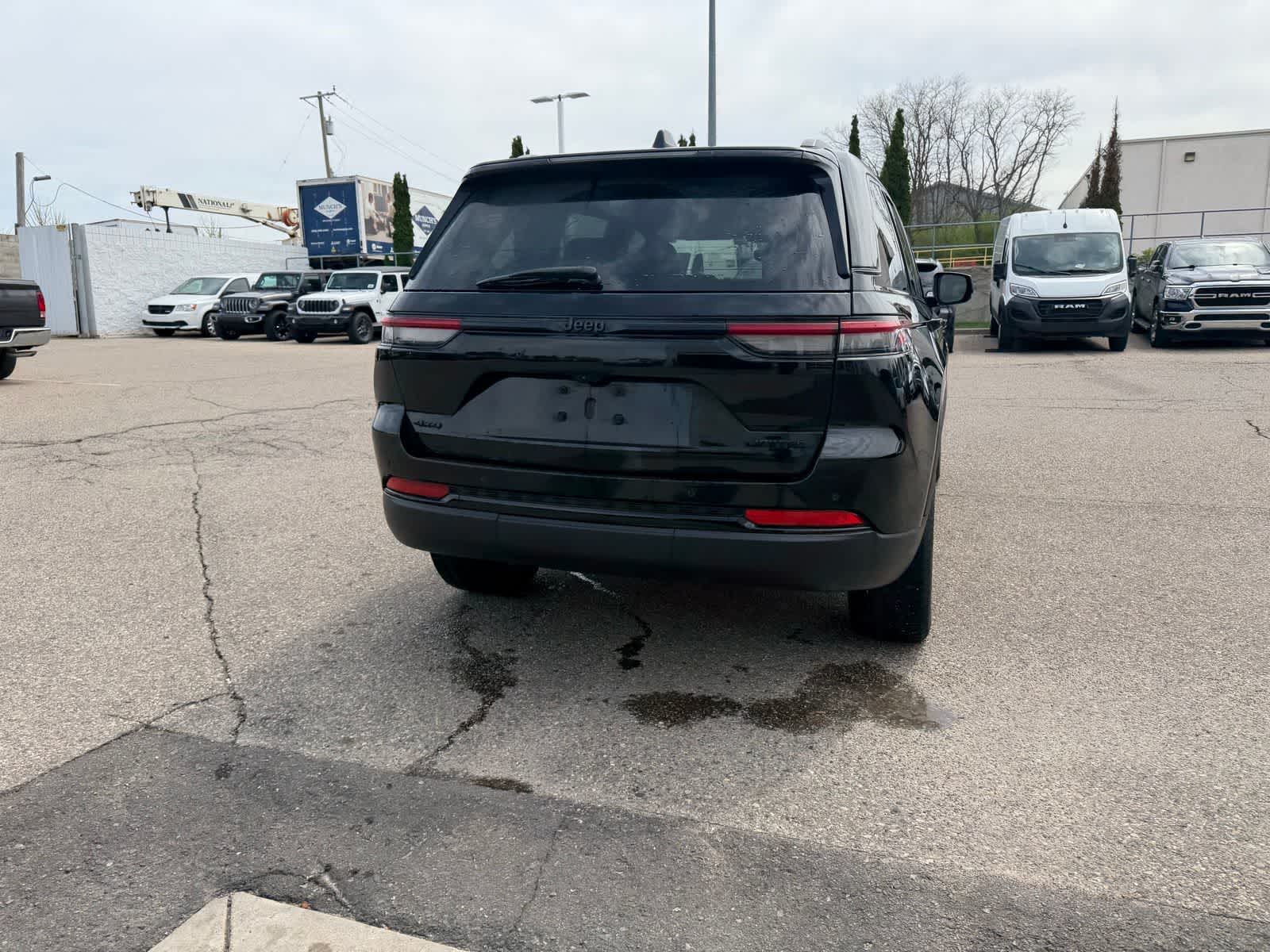 Thumbnail: 2023 Jeep Grand Cherokee - 24