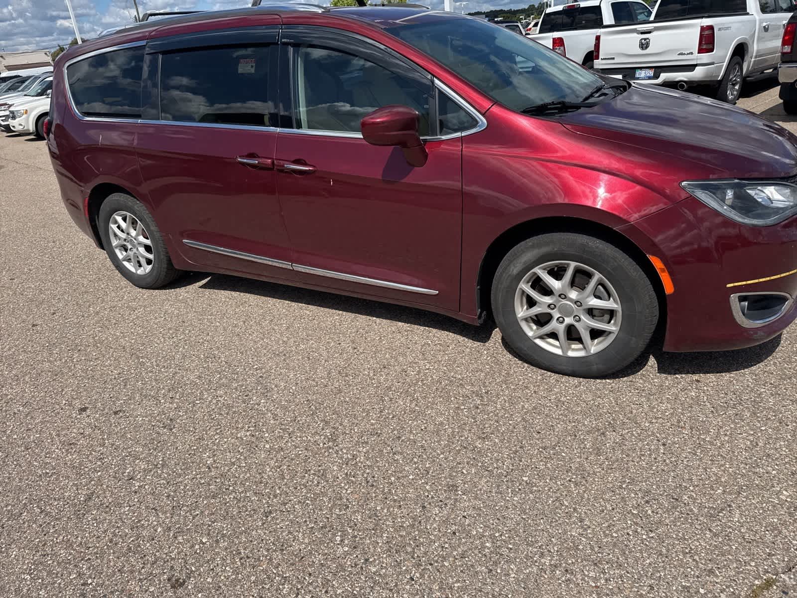 Thumbnail: 2020 Chrysler Pacifica - 10