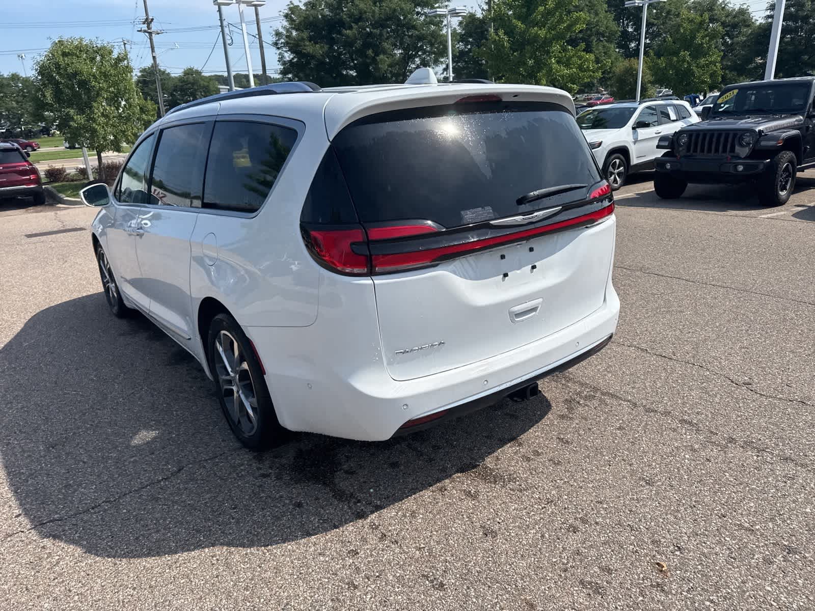 Thumbnail: 2022 Chrysler Pacifica - 19