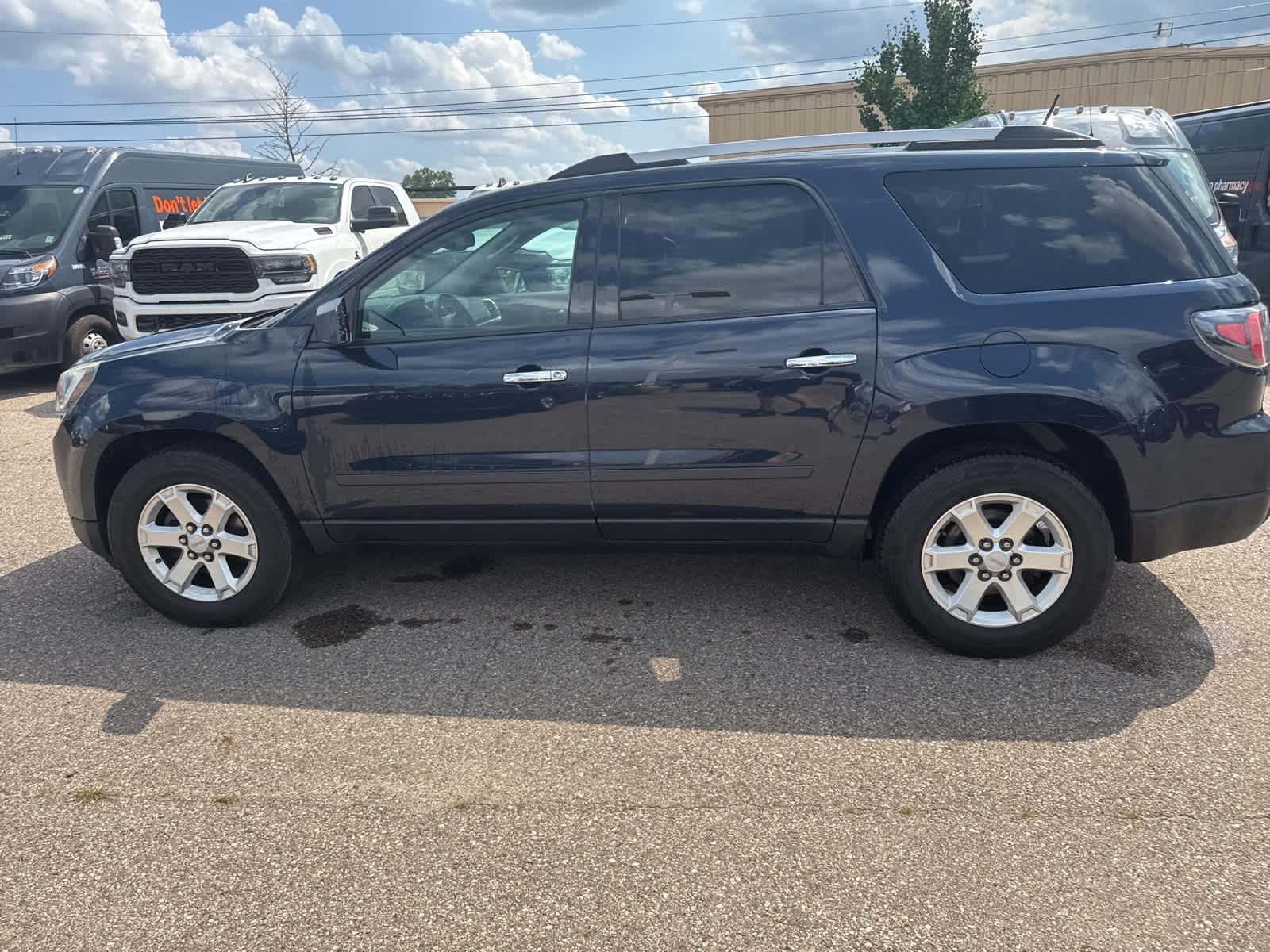 Thumbnail: 2016 GMC Acadia - 22