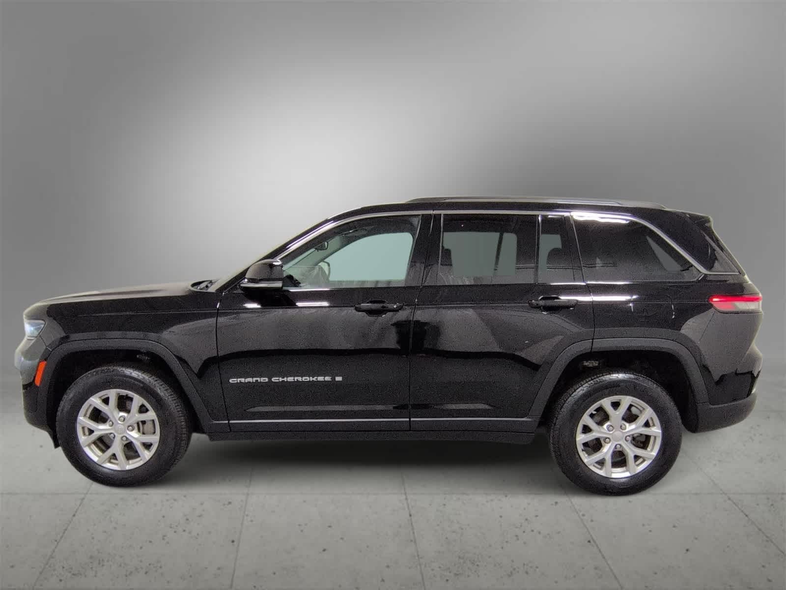 Thumbnail: 2023 Jeep Grand Cherokee - 5