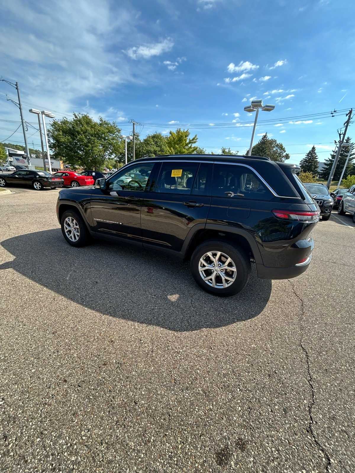 Thumbnail: 2022 Jeep Grand Cherokee - 27