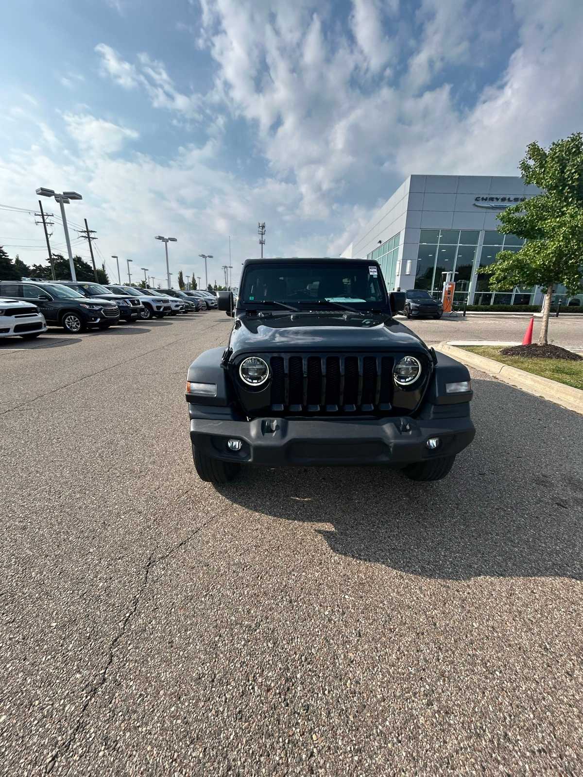 Thumbnail: 2021 Jeep Wrangler - 6