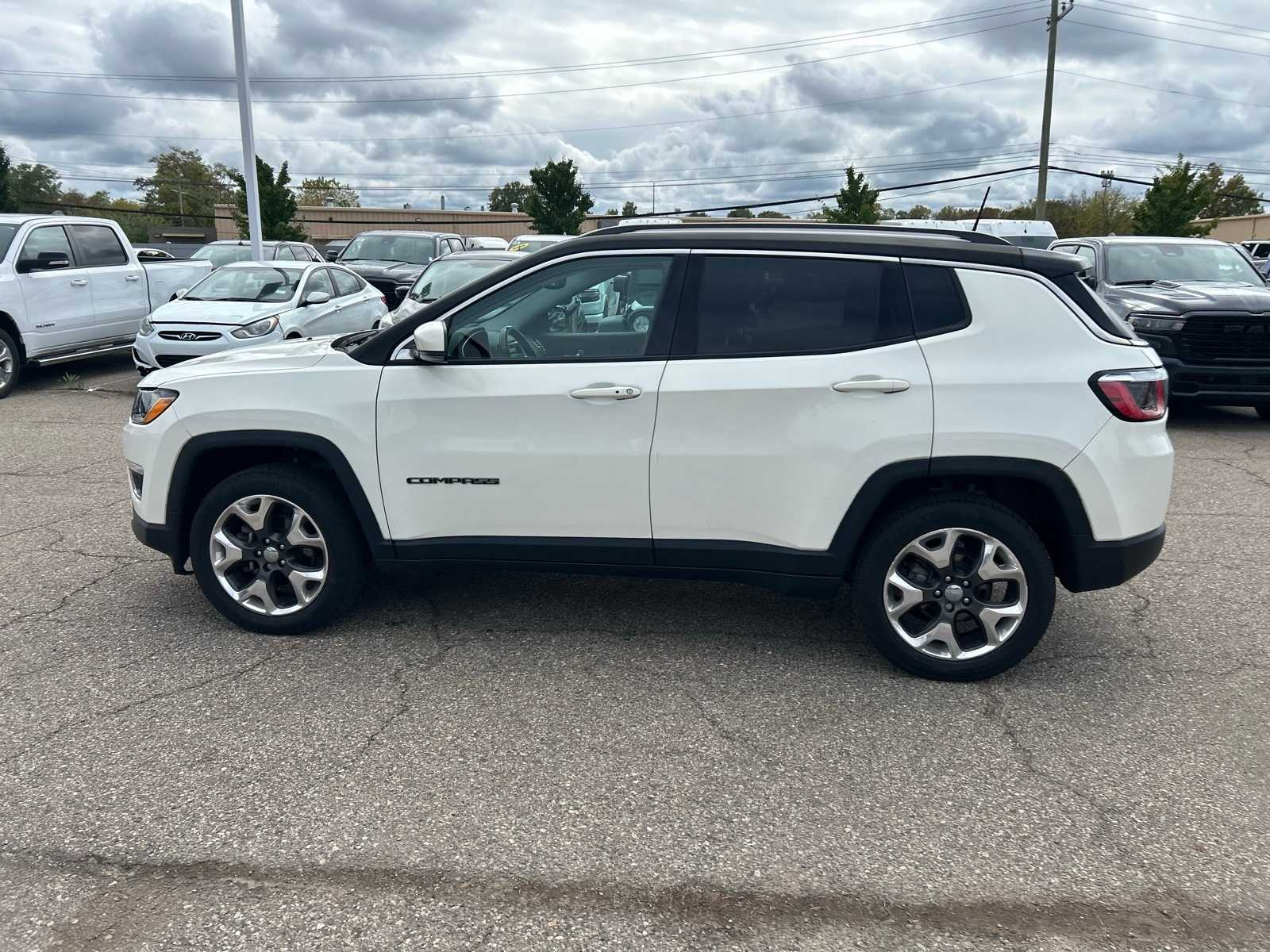 Thumbnail: 2019 Jeep Compass - 26
