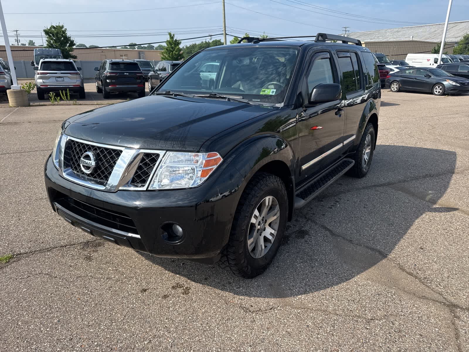 Thumbnail: 2012 Nissan Pathfinder - 1