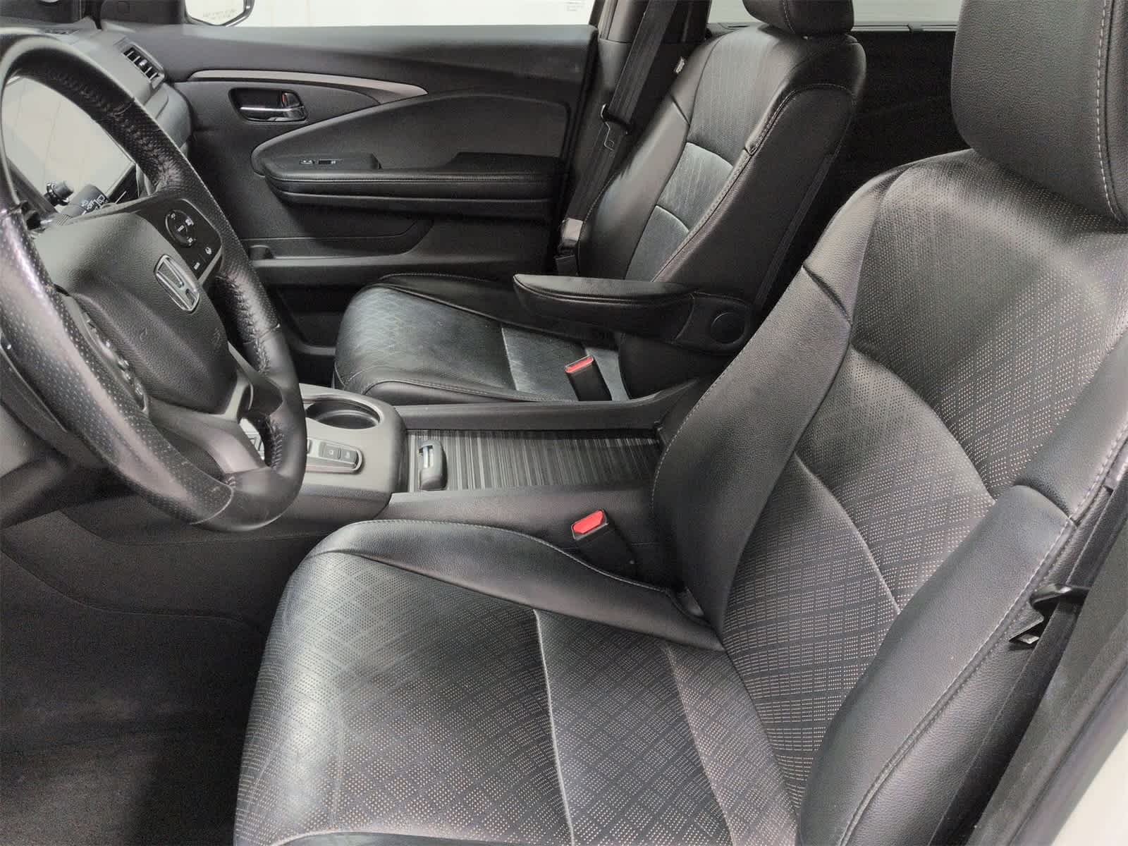 Thumbnail: 2019 Honda Passport - 17