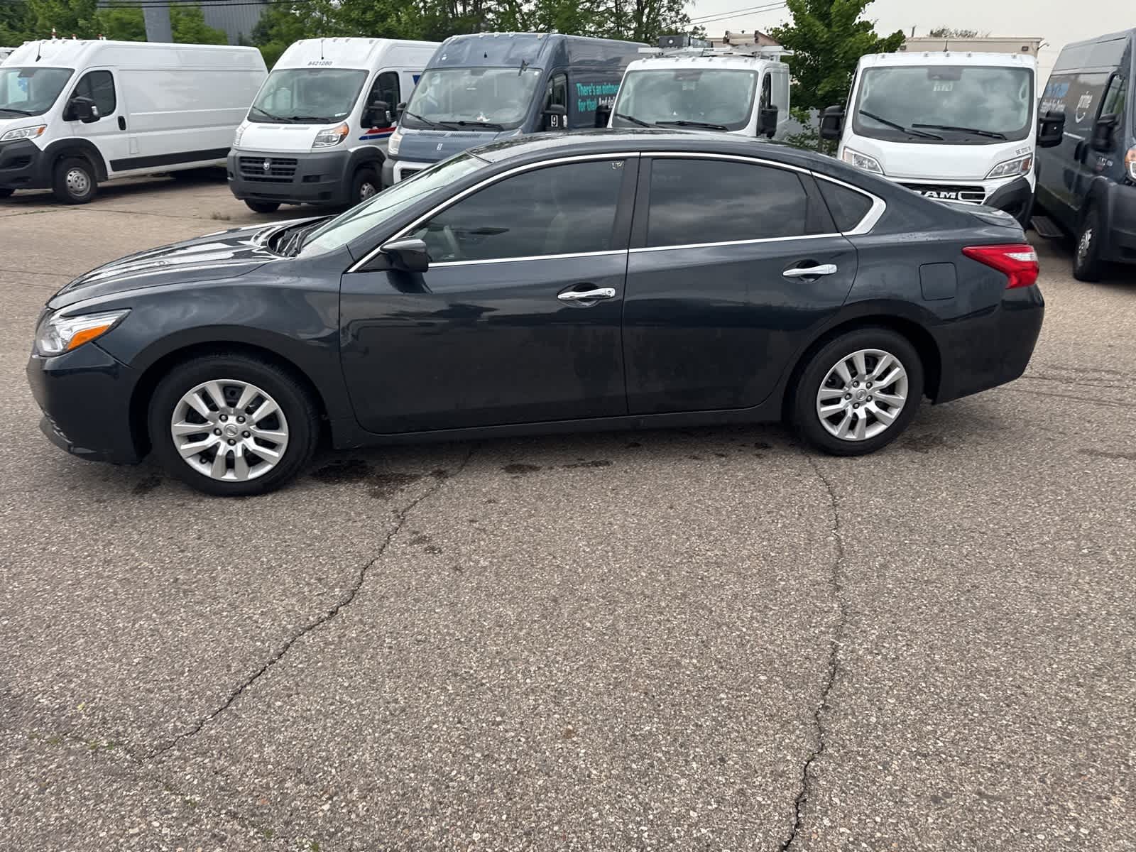 2017 Nissan Altima S 22
