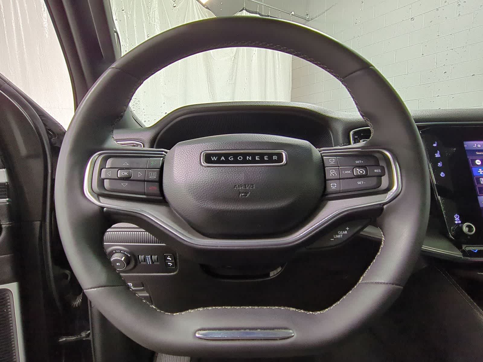 Thumbnail: 2023 Jeep Wagoneer - 23