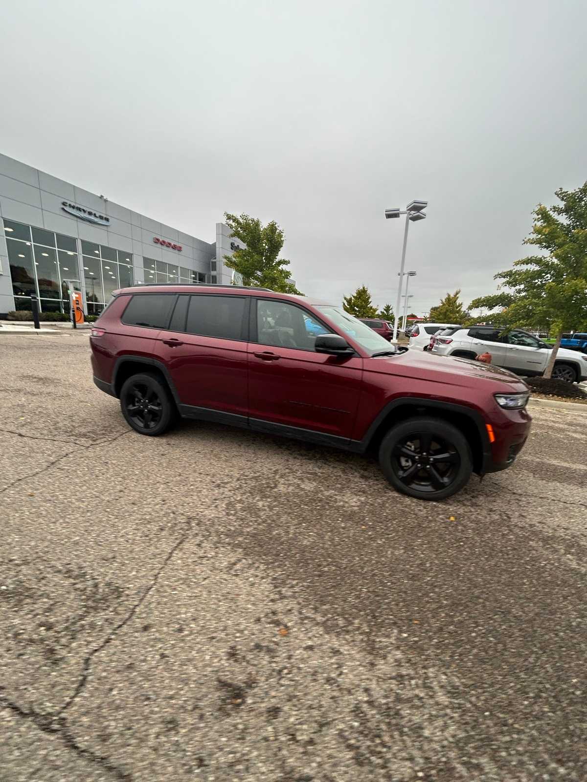 Thumbnail: 2023 Jeep Grand Cherokee L - 11
